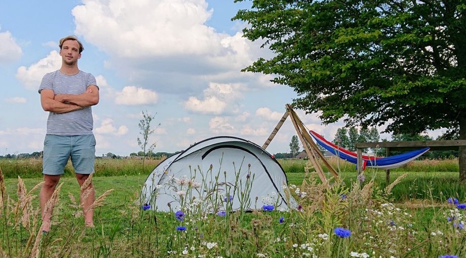 Campspace Hugo van Donselaar staand