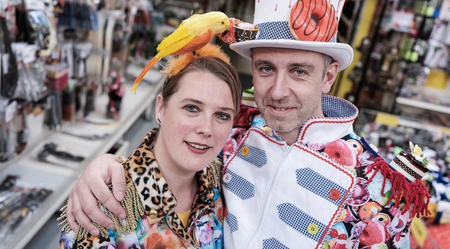 Carnaval feestwinkel kleding