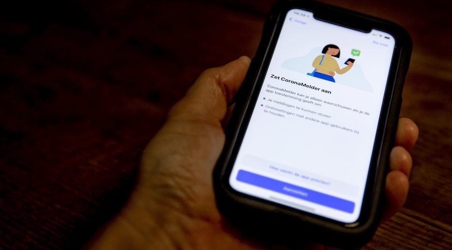 Corona app melder downloaden werknemer werkgever