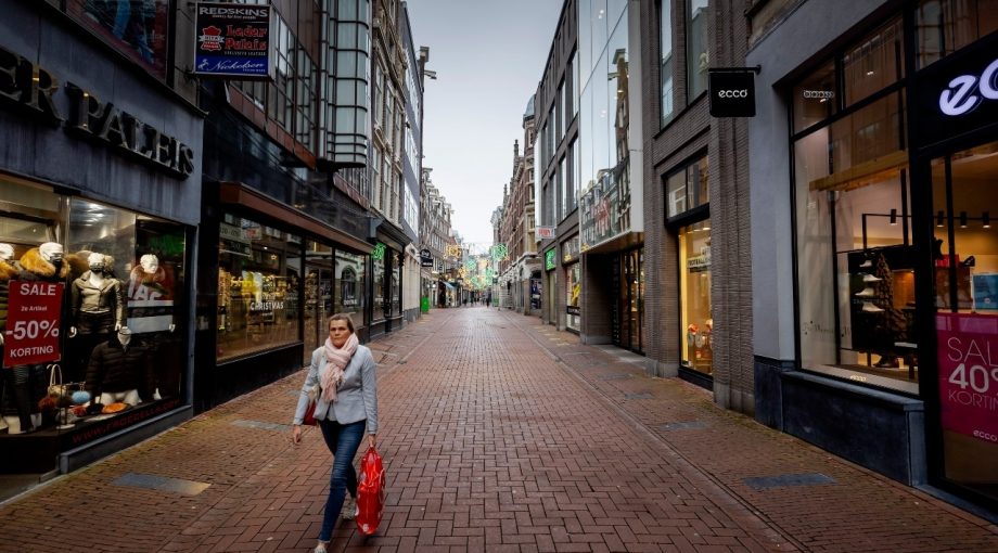 Coronacrisis retail winkelstraat leeg