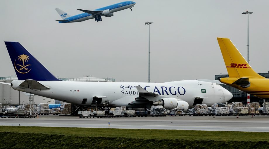 Goederenvliegtuig vracht schiphol dhl