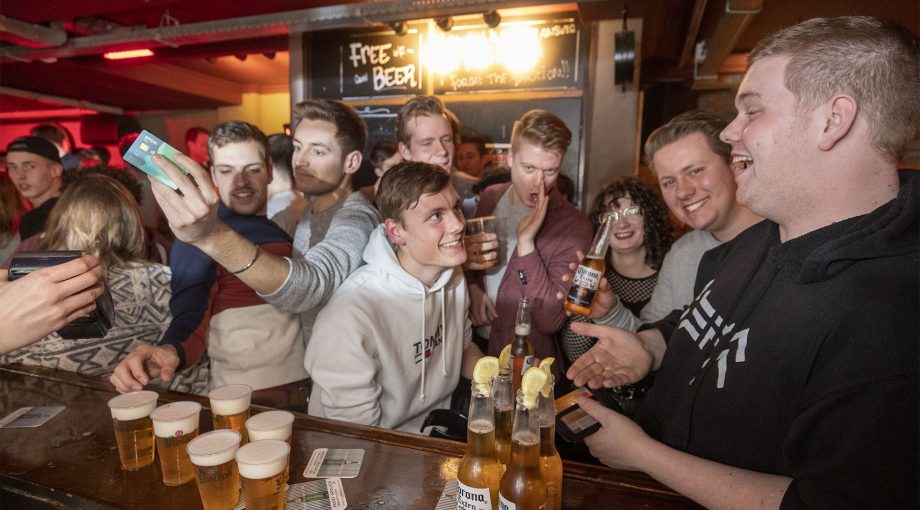 Horeca sluiting middernacht jongeren