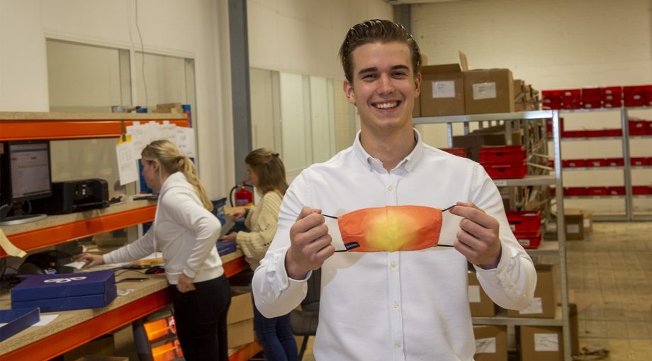 Mondkapjes zwembroek portret