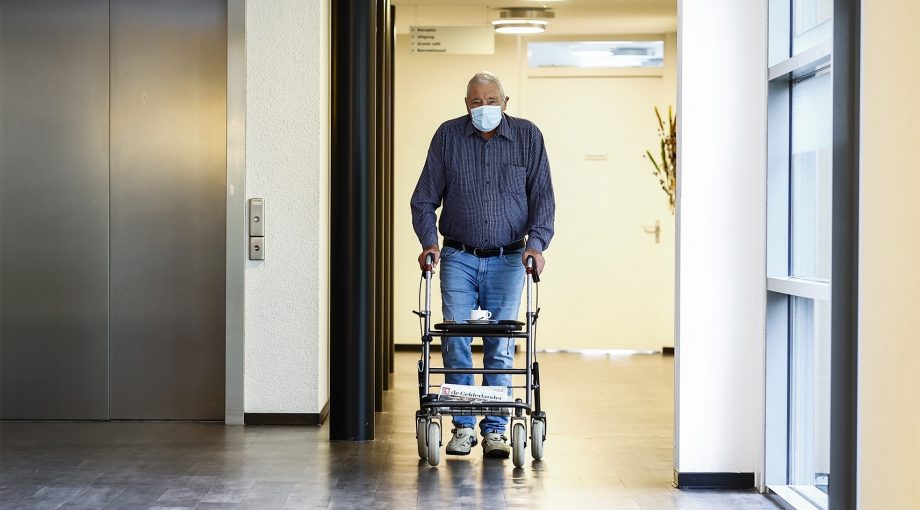 Ouderen eenzaam corona