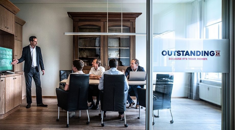 Outstanding 24 online debiteurenbeheer