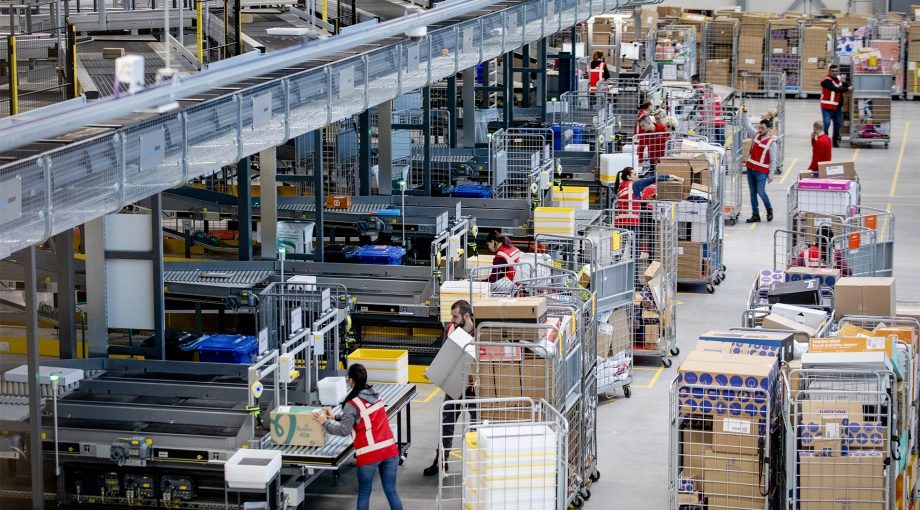 Pakketjes bezorging werkvloer mypup