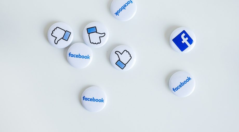Social media super social