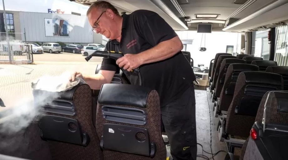 Touring car branche vervoer probleem mondkapjes