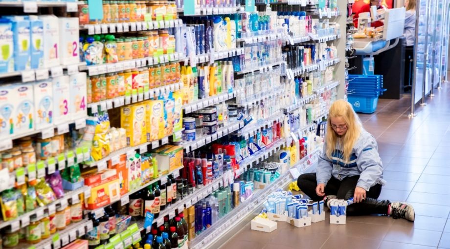 Vakkenvuller albertheijn supermarkt