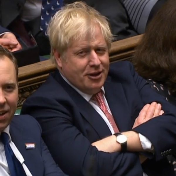 Boris Johnson Lagerhuis relaxed