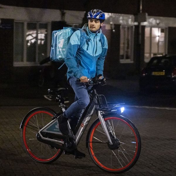 Avondklok bezorger deliveroo werkgever