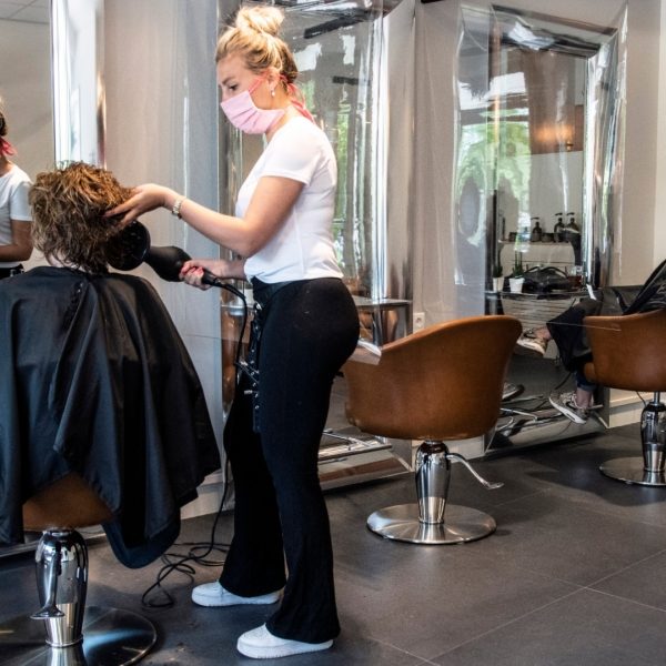 Brancheorganisatie kappers signalen mondkapjesplicht