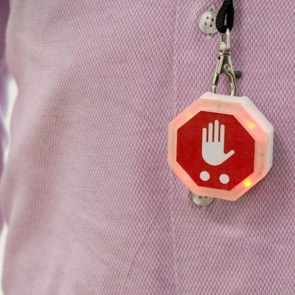 Novick 15meter afstand wearable alarm corona blog