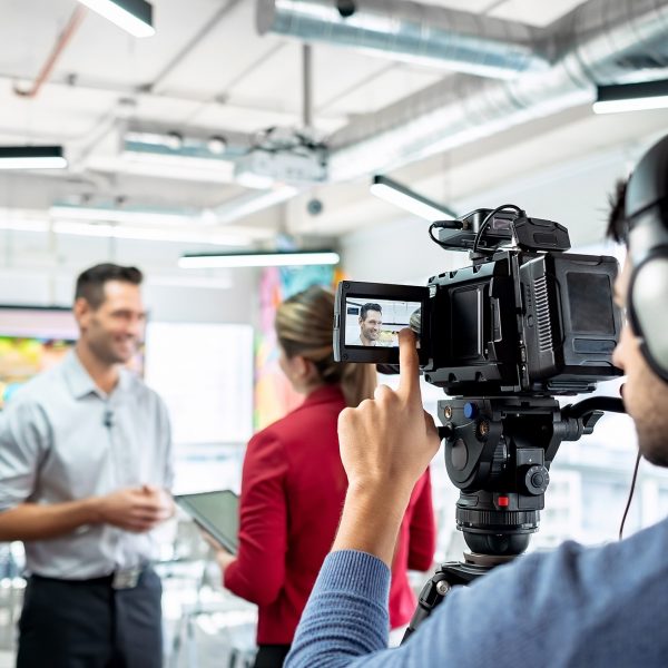Onderneming media nieuws journalist