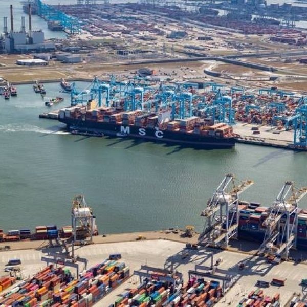 Rotterdamse haven containerschepen vertraging