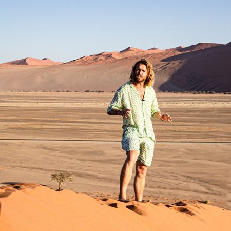 Charlie travels corona woestijn