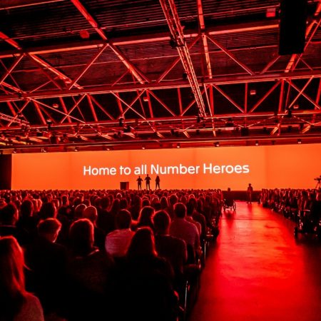 Exact Live podium Number Heroes