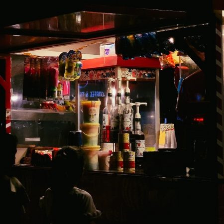 Foodtruck by night festival Unsplash