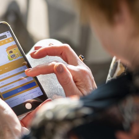 Funda mobiel huizen platform