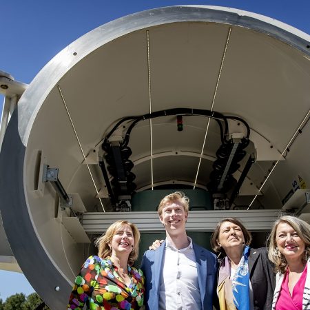 Hyperloop Delft Groningen Elon Musk