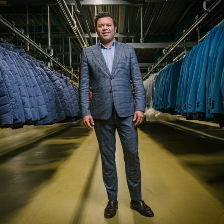 Joris Aperghis in magazijn