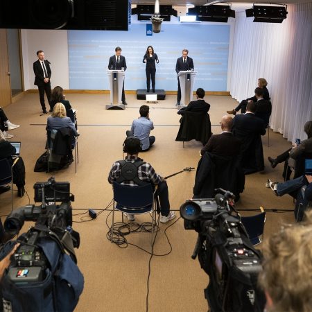 Persconferentie Rutte De Jonge december 1