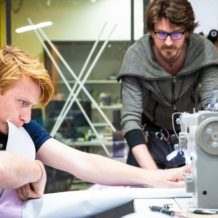 Sheltersuit Bas Timmer daklozen naaimachine