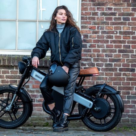 Brekr model b vrouw