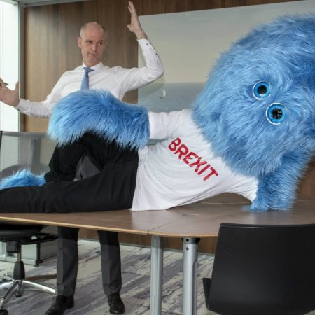 Brexitmonster ministerblok blauw