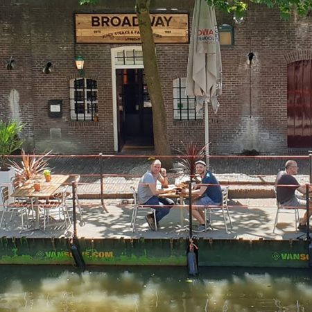 Broadway restaurant terras water corona uitbreiding