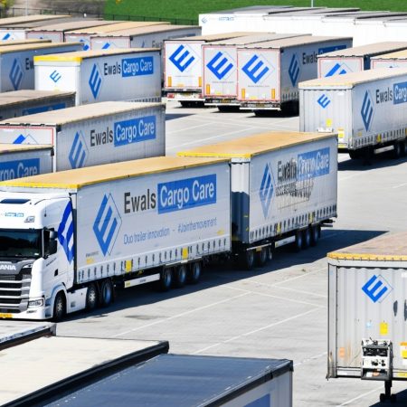 Ewals cargocare 32meter vrachtwagen