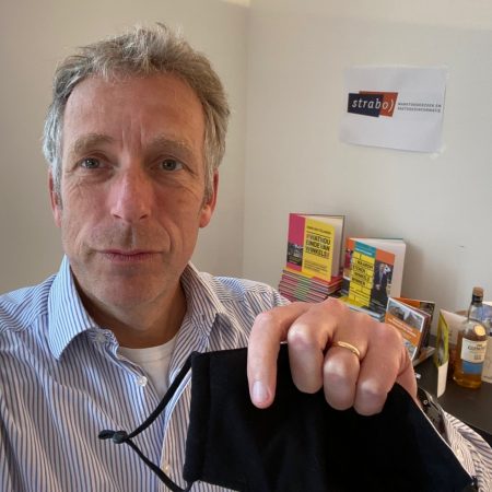 Hans van tellingen strabo mondkapje