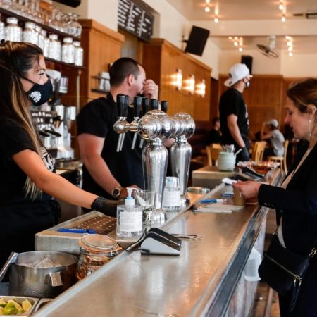 Horeca bar mondkapjes corona