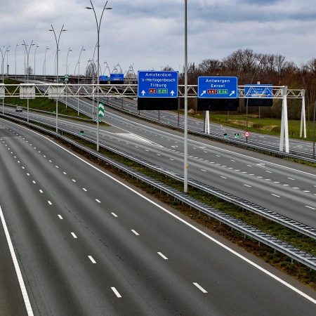 Lege snelweg