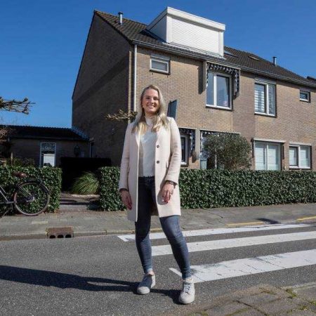 Studente runt een oppasbureau in coronatijden