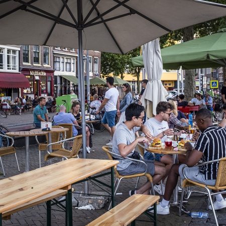 Terras horeca daling omzet corona cbs