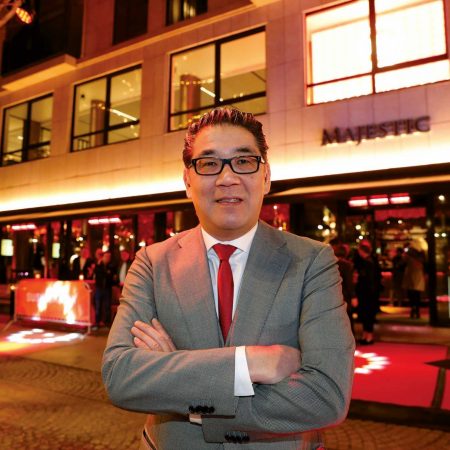 Won yip horeca majestic amsterdam mondkapje corona