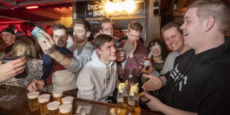 Horeca sluiting middernacht jongeren