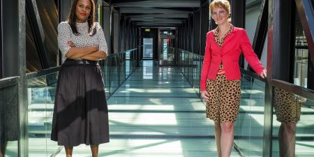 Zakenvrouwen vrouwen top samen