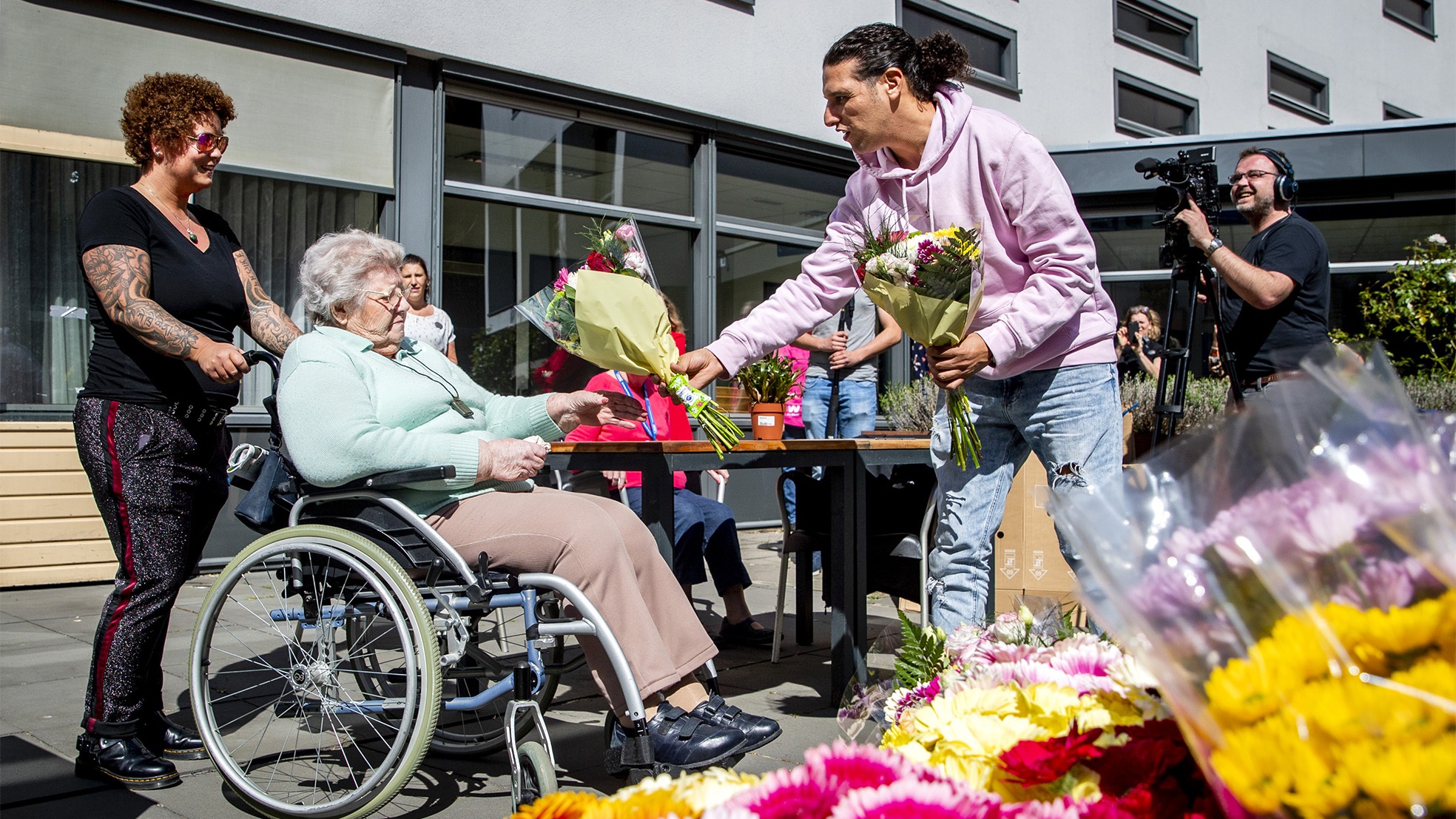 Ali b verzorgingstehuis bloemen corona