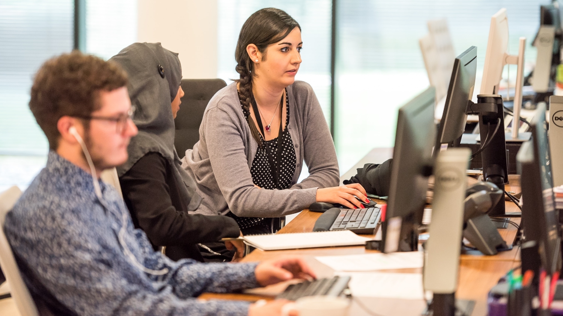 Bureau collegas kantoortuin thuiswerken