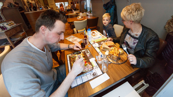 MO170224 Fijnaart Snackbar2
