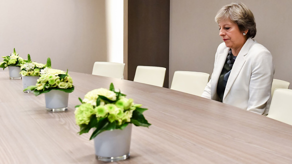 May in 2017 alleen aan het wachten op Tusk