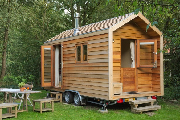 Tiny House outside Berrie van Helden 1