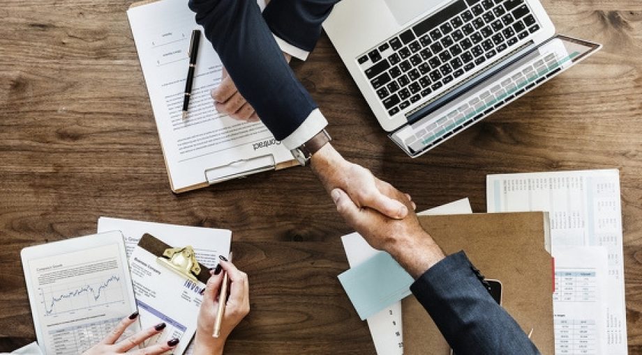 Overname bedrijven deal economie