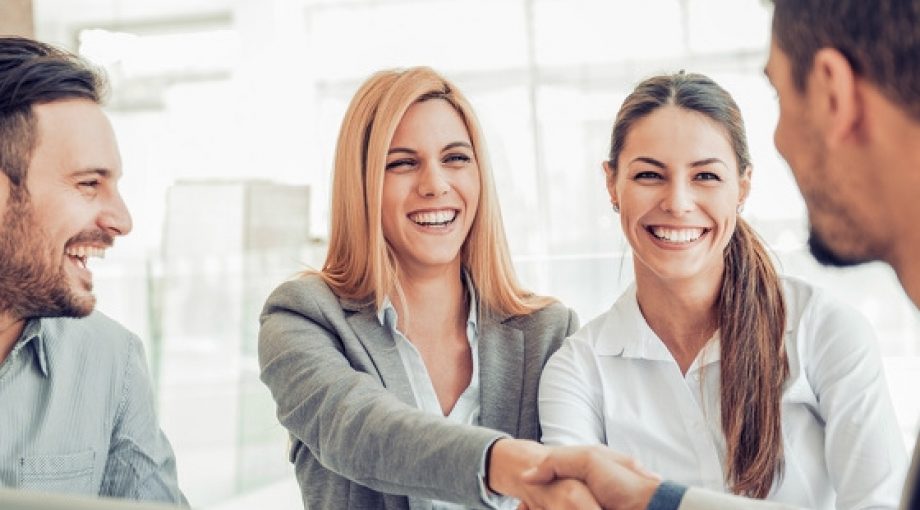 Samenwerken zonder managers manager werken oholacracy pr communicatie bureau Coopr overstap