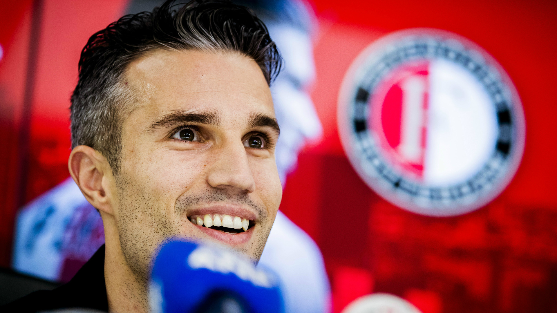 Robin van Persie vermogen salaris zakendeals Feyenoord Fenerbahce Rotterdam Oranje