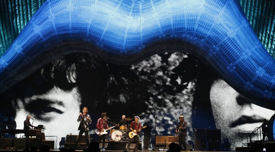 Airworks Weesp opblaasbedrijf Rolling Stones