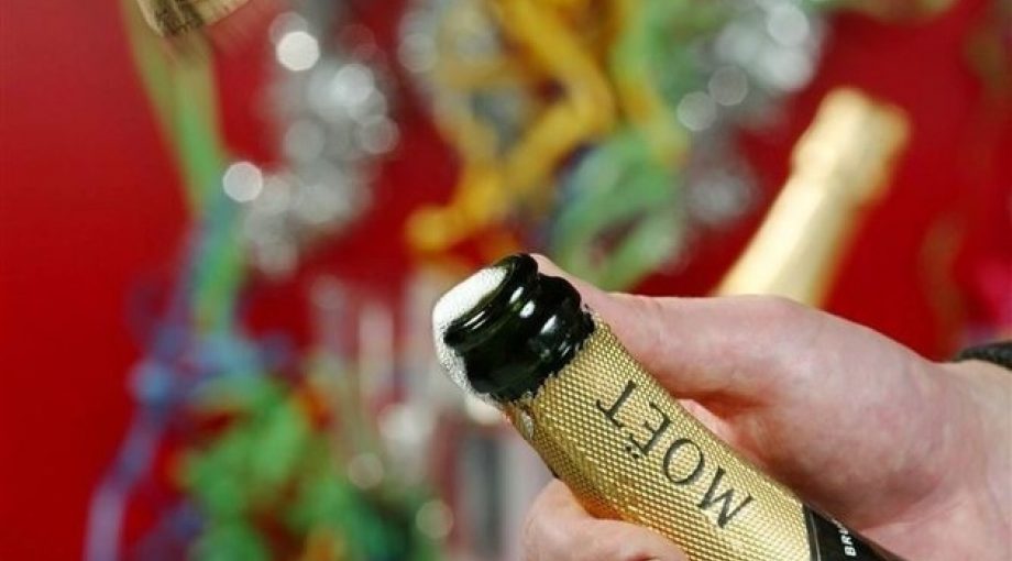 Champagne ontkurkt anp