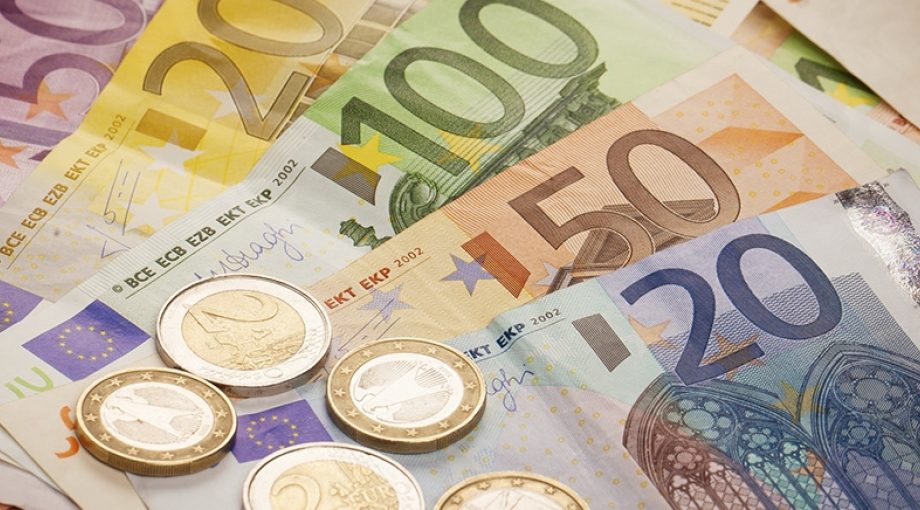 Geld cash